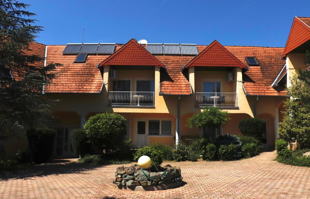 Wagner Panzio Hotel Cserszegtomaj Eksteriør billede