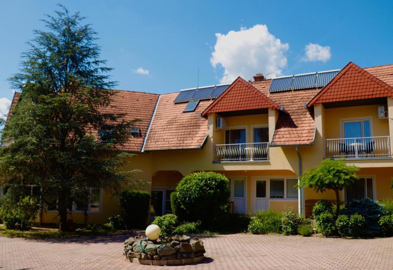 Wagner Panzio Hotel Cserszegtomaj Eksteriør billede