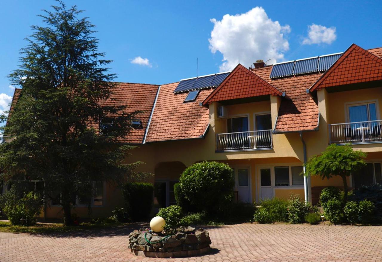 Wagner Panzio Hotel Cserszegtomaj Eksteriør billede
